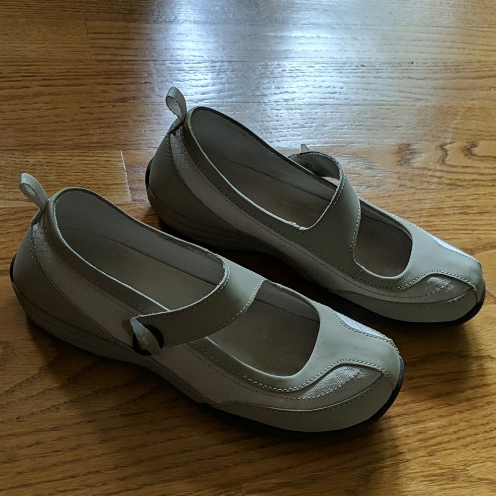 Land's End Mary Jane Women's shoe